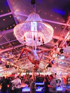 corporate events-aerial bartenders