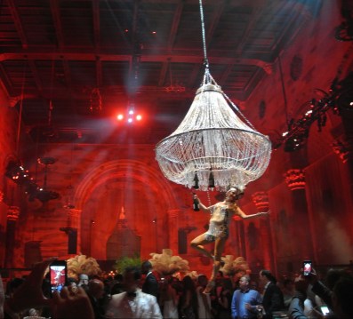 champagne aerial server
